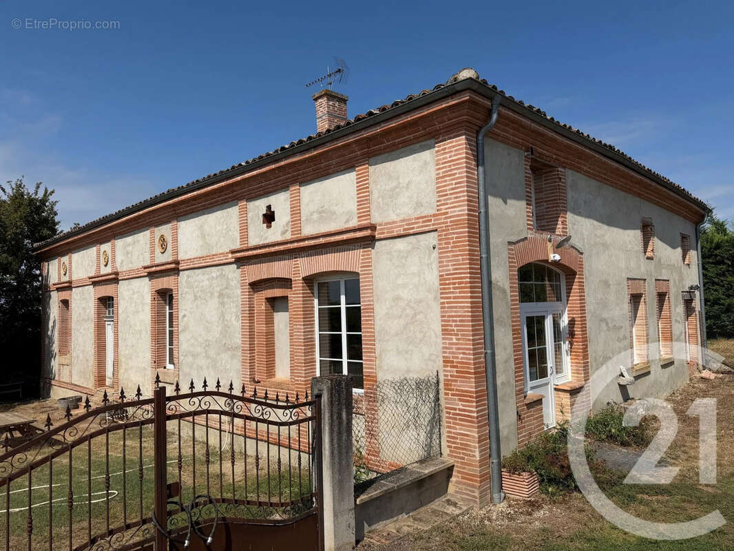 Maison à SAINT-NAUPHARY
