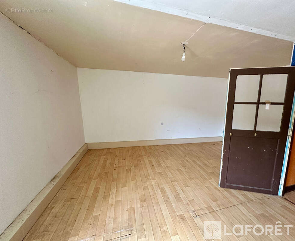 Maison Valfroicourt 8 pièce(s) 124.57 m2 - photo 4