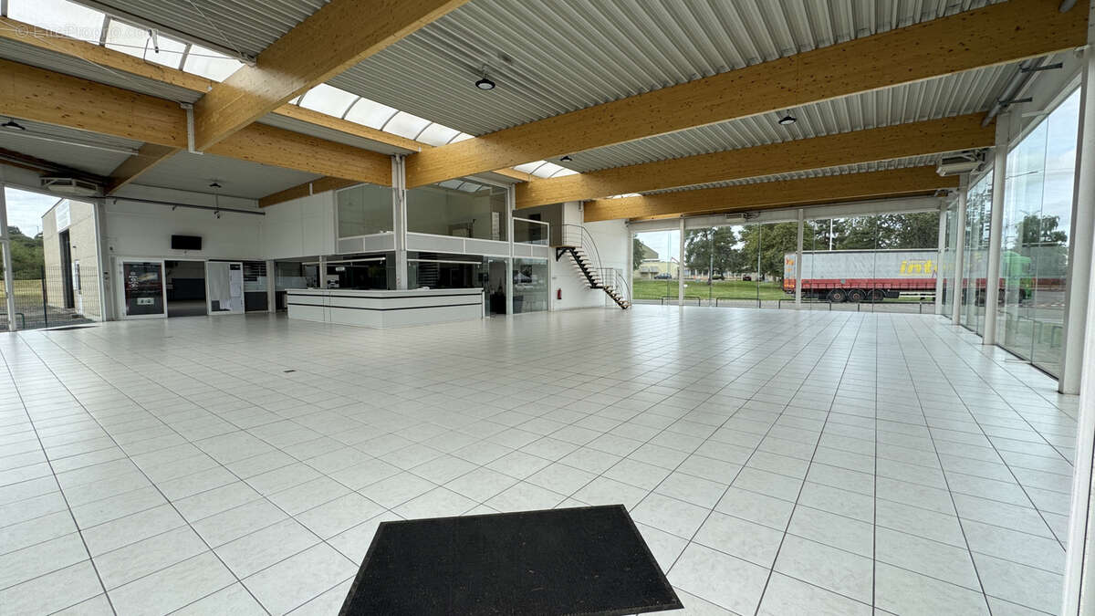 Commerce à SUNDHOUSE