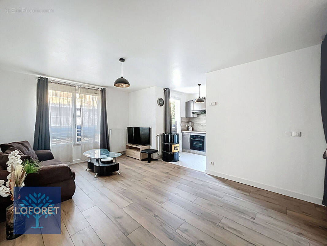 Appartement à SAINT-GERMAIN-LES-CORBEIL