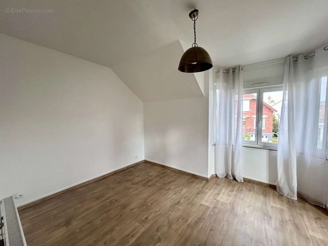 Maison à L&#039;HAY-LES-ROSES