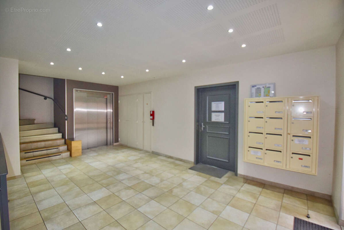 Appartement à L'ARBRESLE