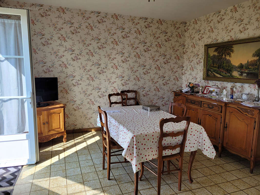 SOUS OFFRE - ECHILLAIS - Maison de plain-pied de  80 m² avec garage double et jardin clos - photo 8