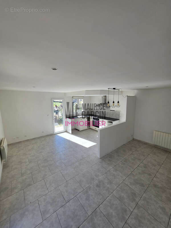 Maison à MALEMORT-DU-COMTAT