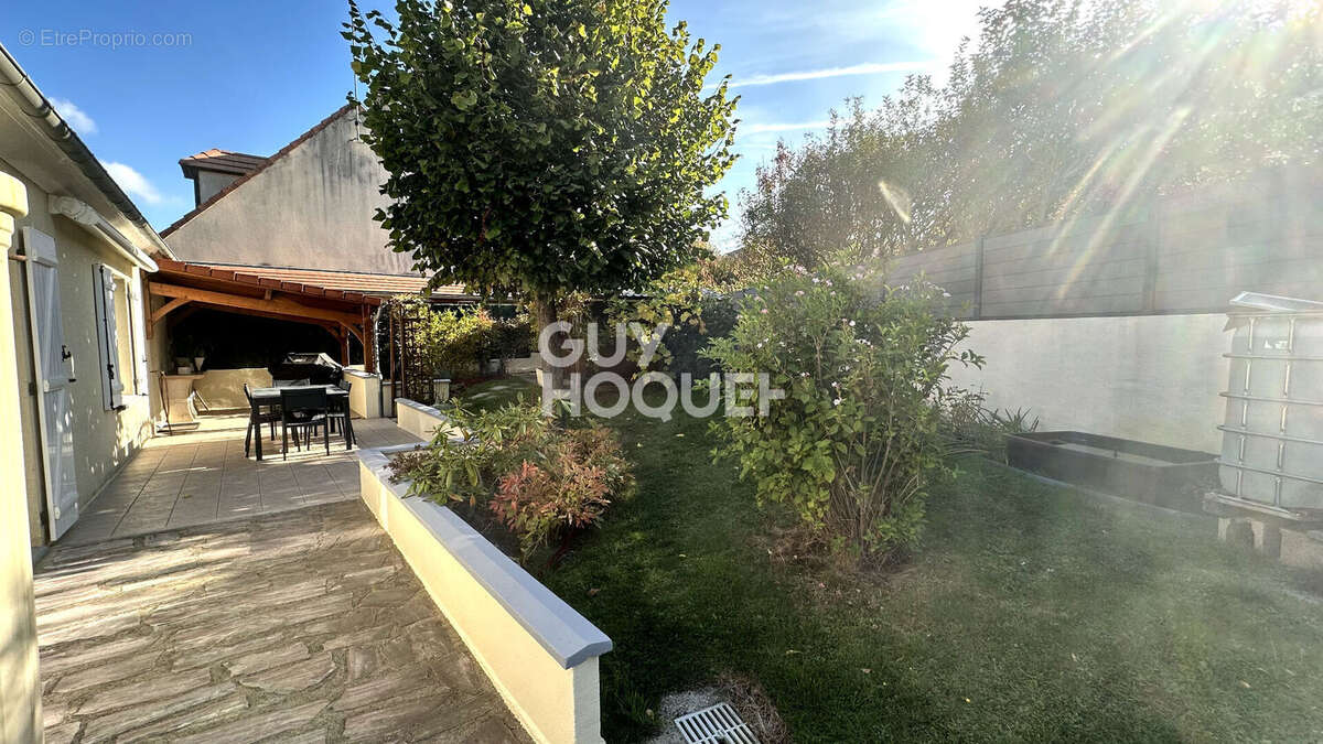 Maison à BRIIS-SOUS-FORGES