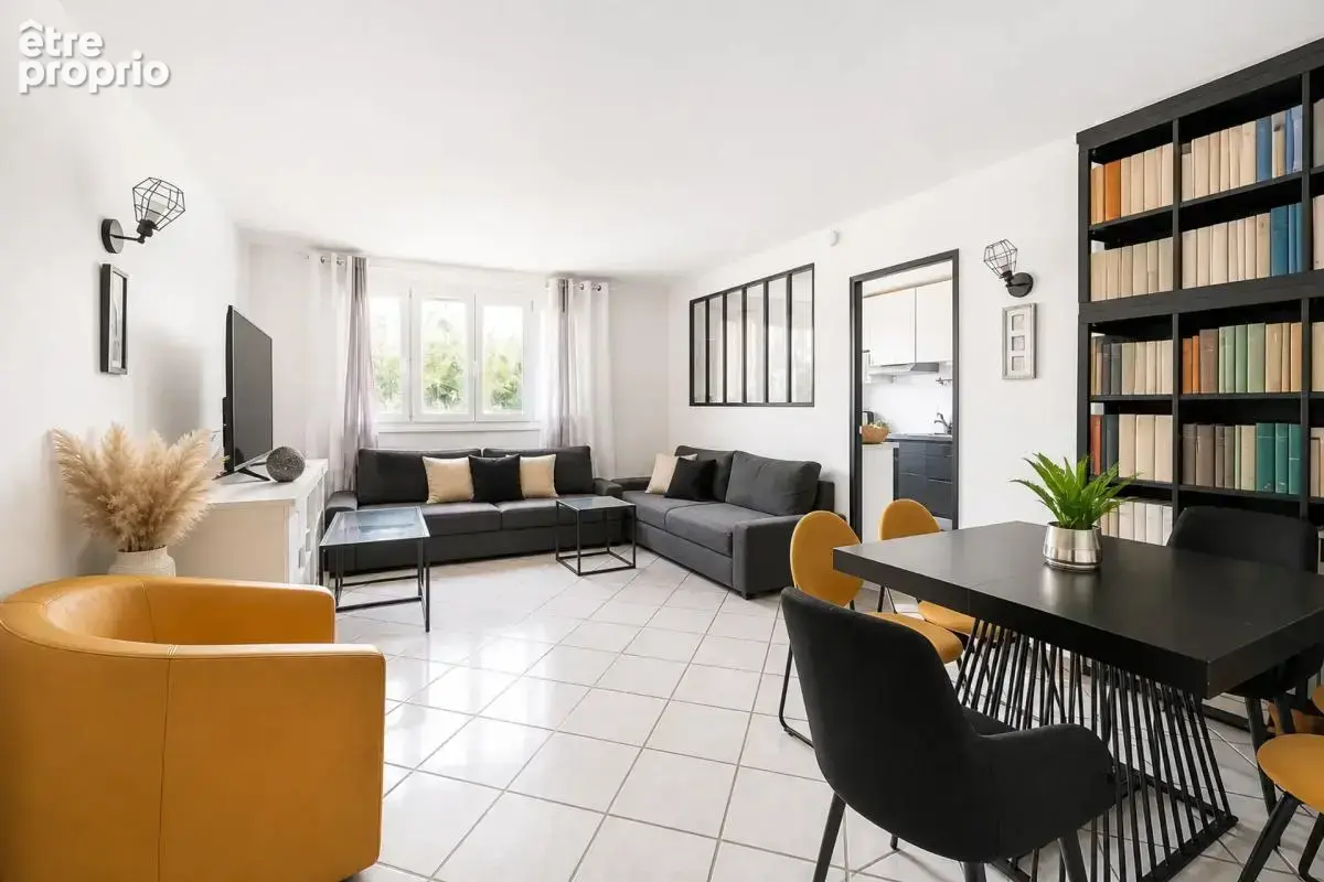 Appartement de 4 pièces de 81 m² à Livry-Gargan - photo 1