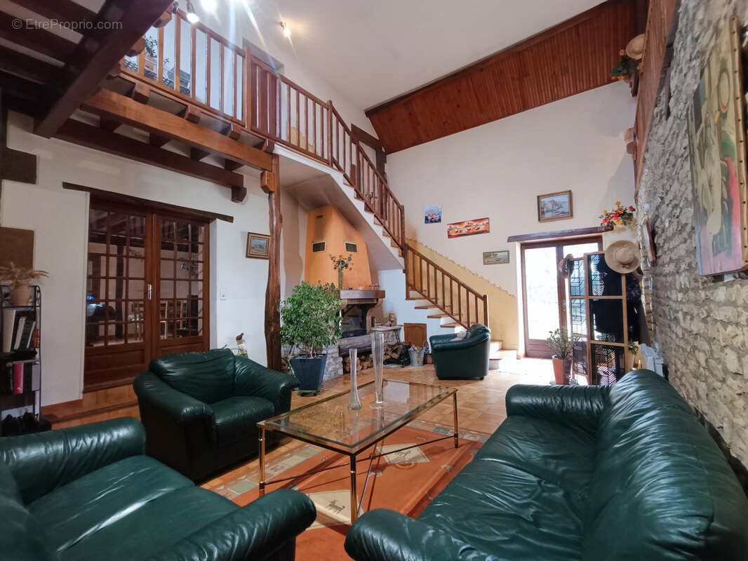 Maison à COUY