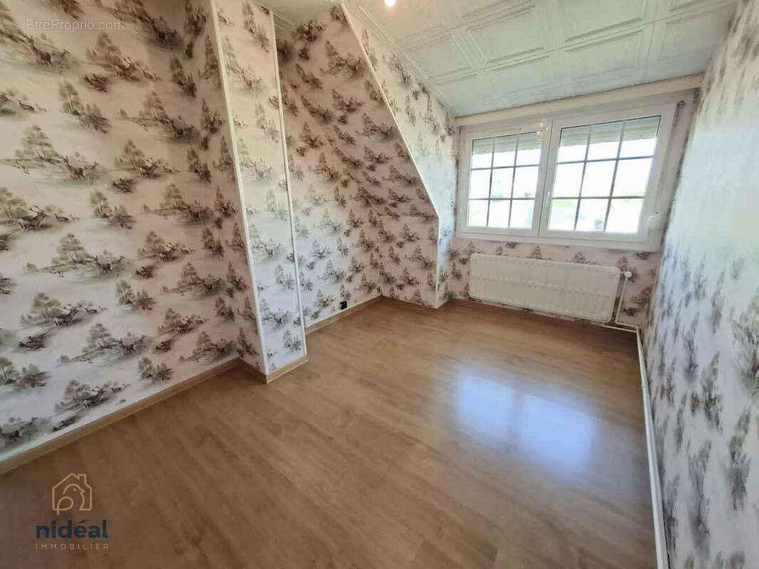 Maison 80 m² à Louvroil  - photo 9