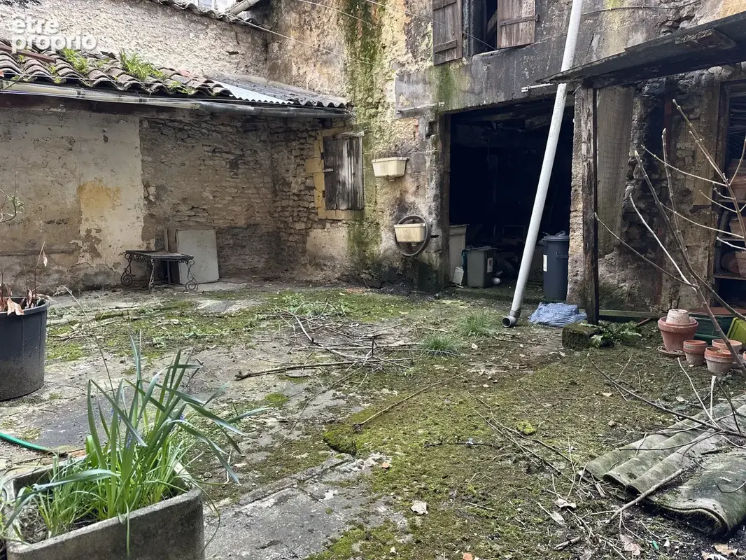 Maison à fort potentiel Cognac Avenue Paul Firino Martell. - photo 5