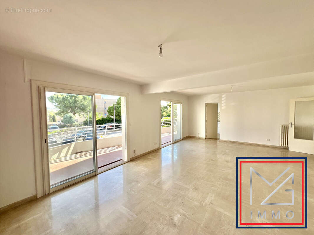 Appartement à SANARY-SUR-MER