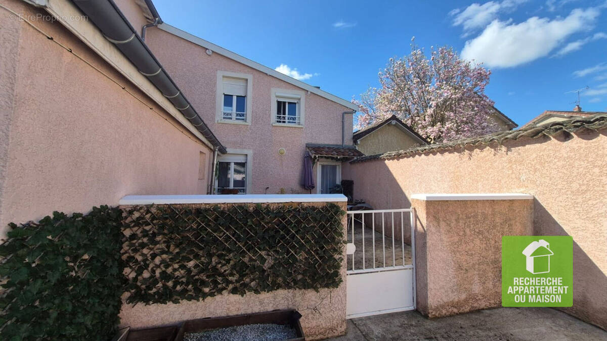 Appartement à CHAVANOZ
