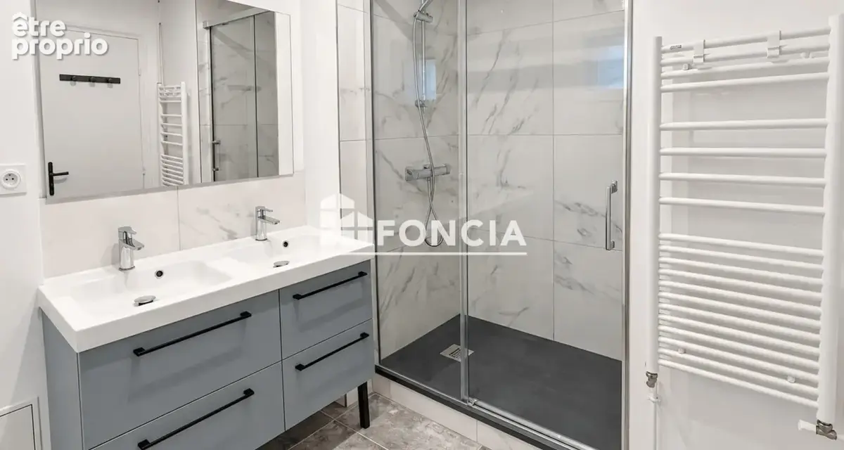 Tours – t4 de 74 m² vendu loué – 3 chambres, balcon, cave et parking - photo 2