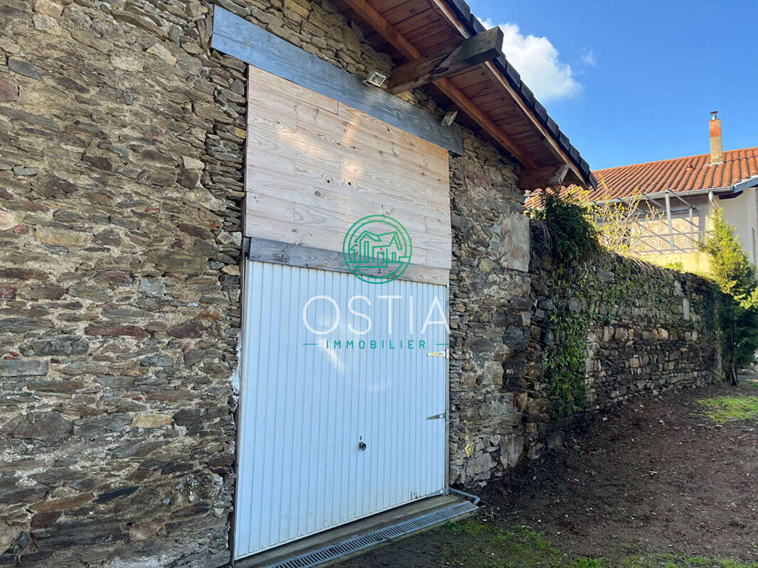 Maison à SAINT-PAUL-EN-JAREZ