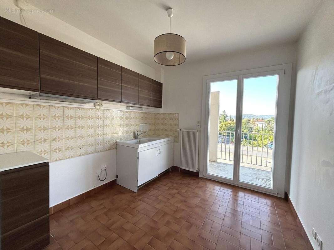 Appartement 99 m² à Romans-Sur-Isere  - photo 4