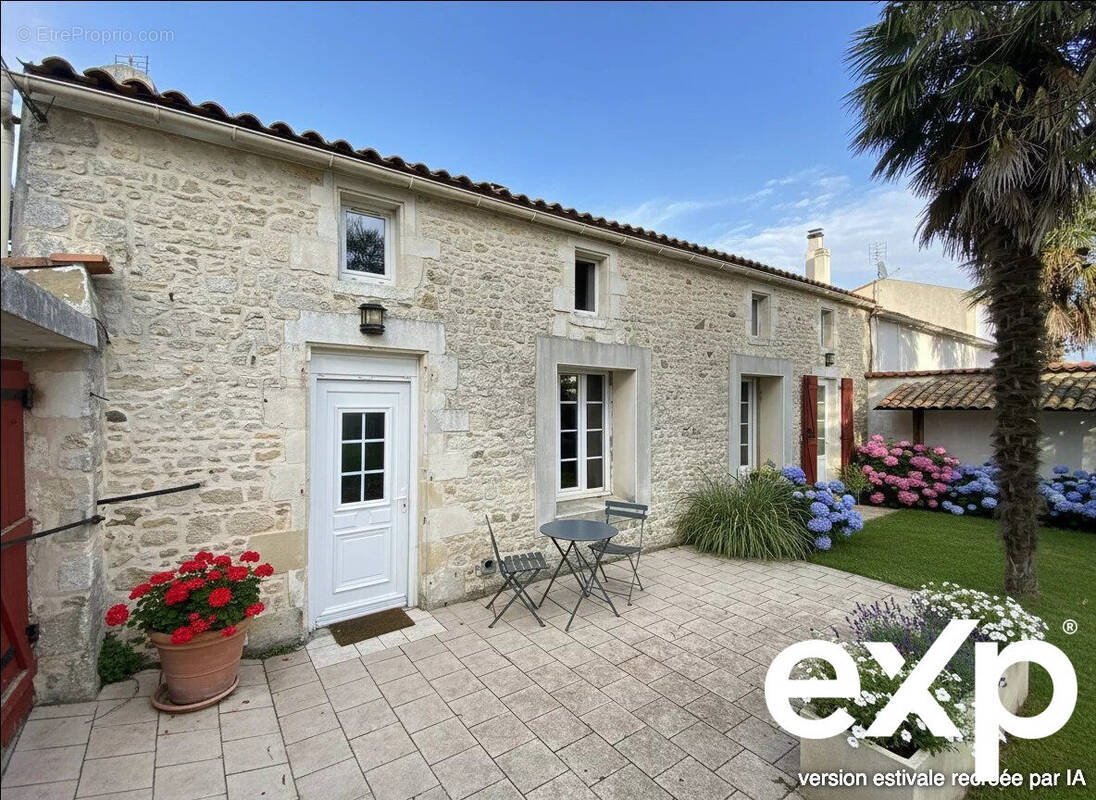 Maison à BOURCEFRANC-LE-CHAPUS