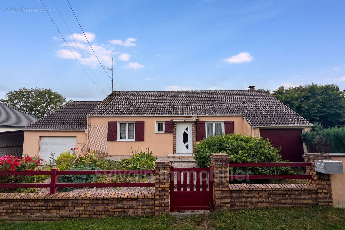 Maison à GRANDVILLIERS