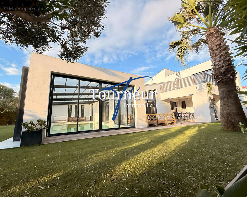 Maison à SIX-FOURS-LES-PLAGES