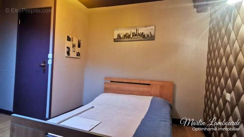 Maison à SAINT-LEONARD-DE-NOBLAT