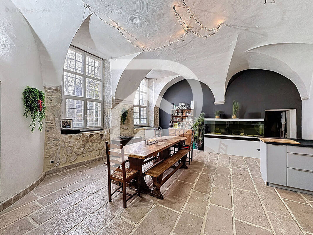 Appartement à LA BEGUDE-DE-MAZENC