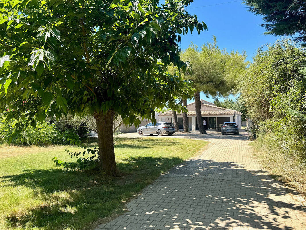 Maison à MILHAUD