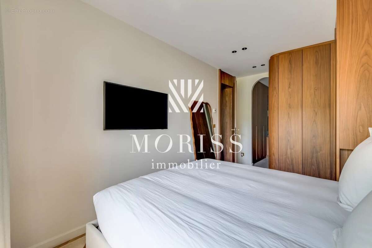 Appartement à NEUILLY-SUR-SEINE