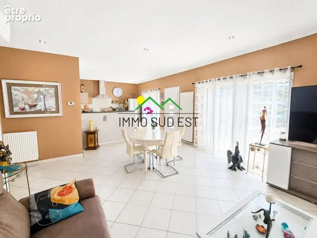 Exclusivité / Guilherand-Granges / Maison de 113 m² / 3 chambres / Plain pied - photo 2