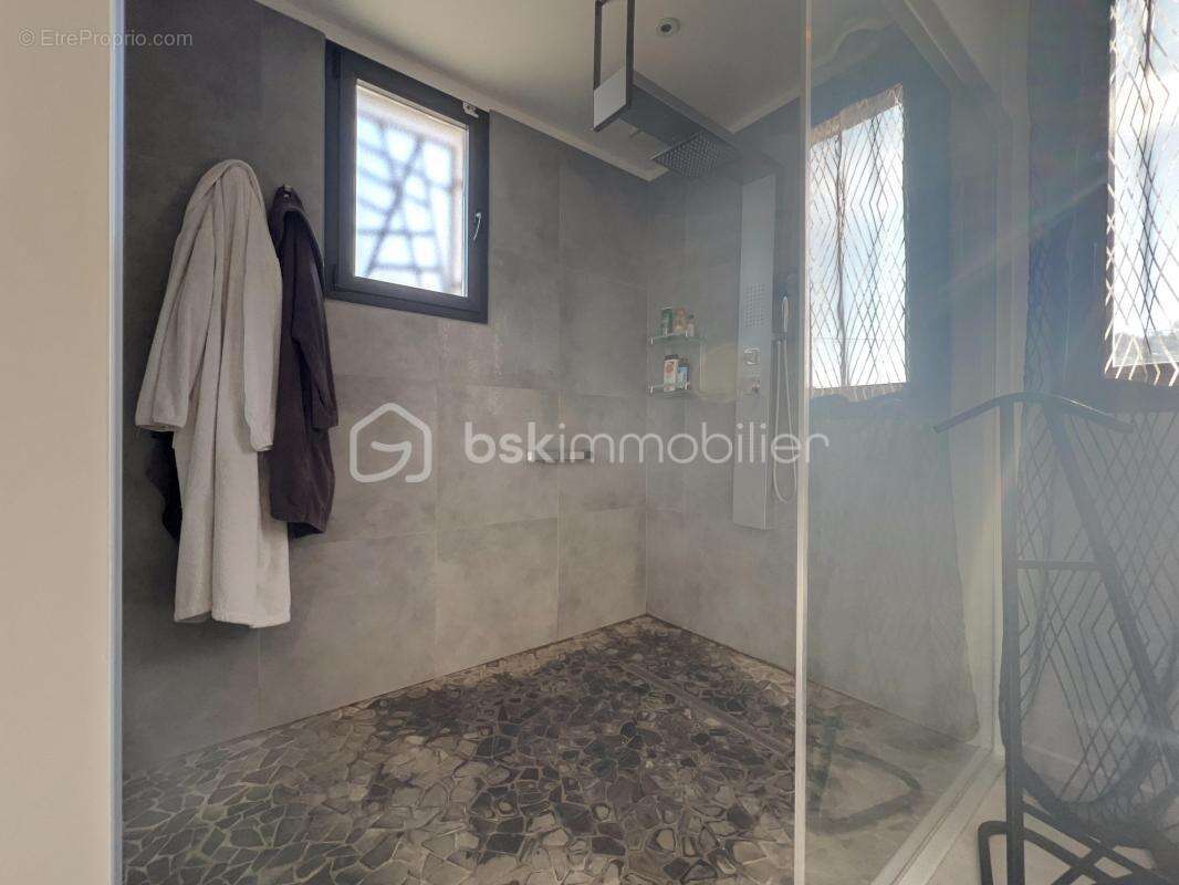 Maison à CAUMONT-SUR-DURANCE