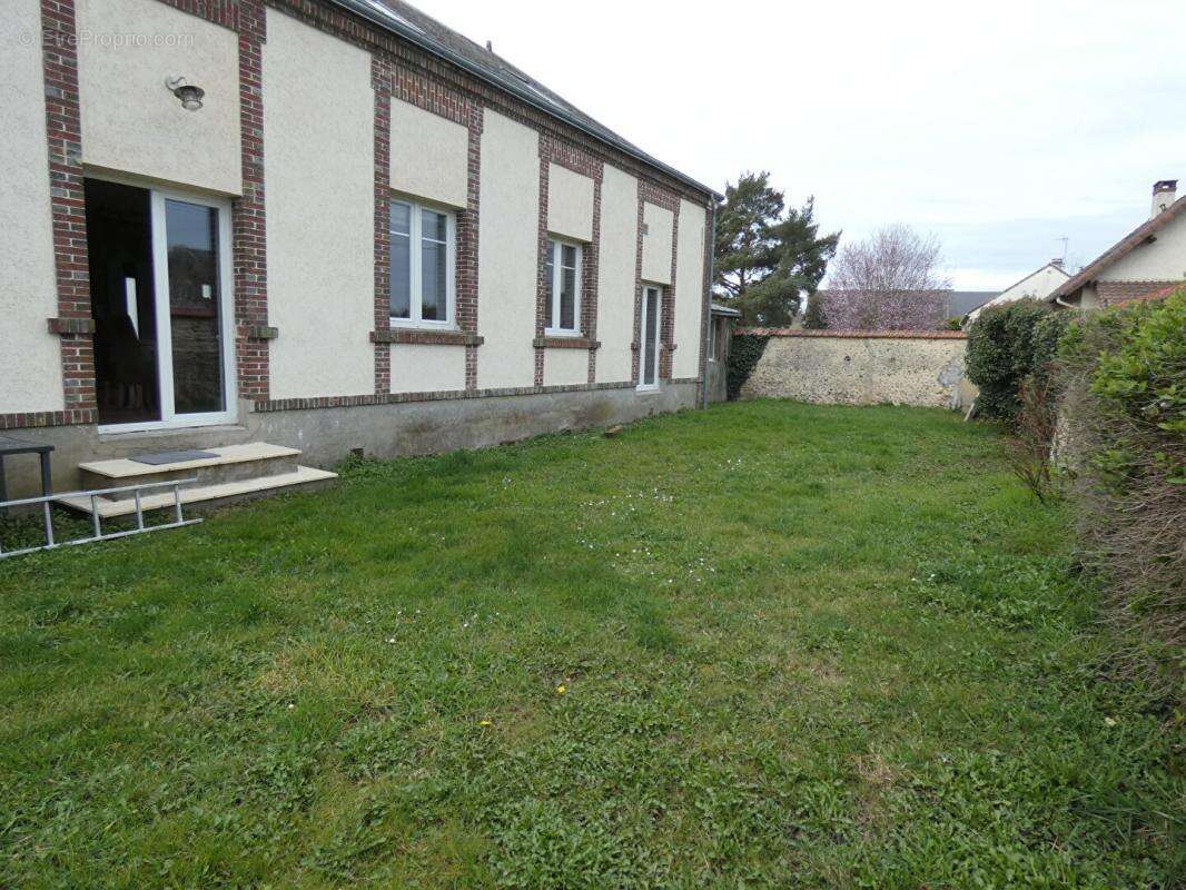 Maison à HOUDAN