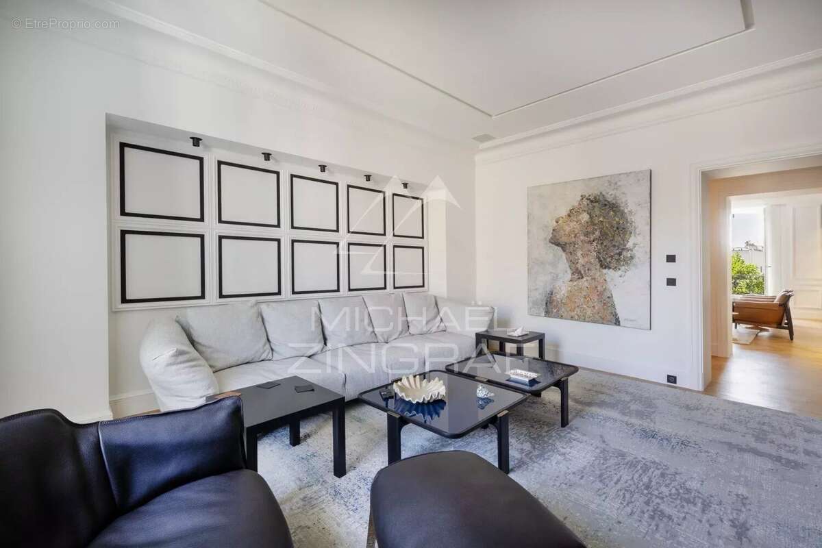 Appartement à PARIS-7E