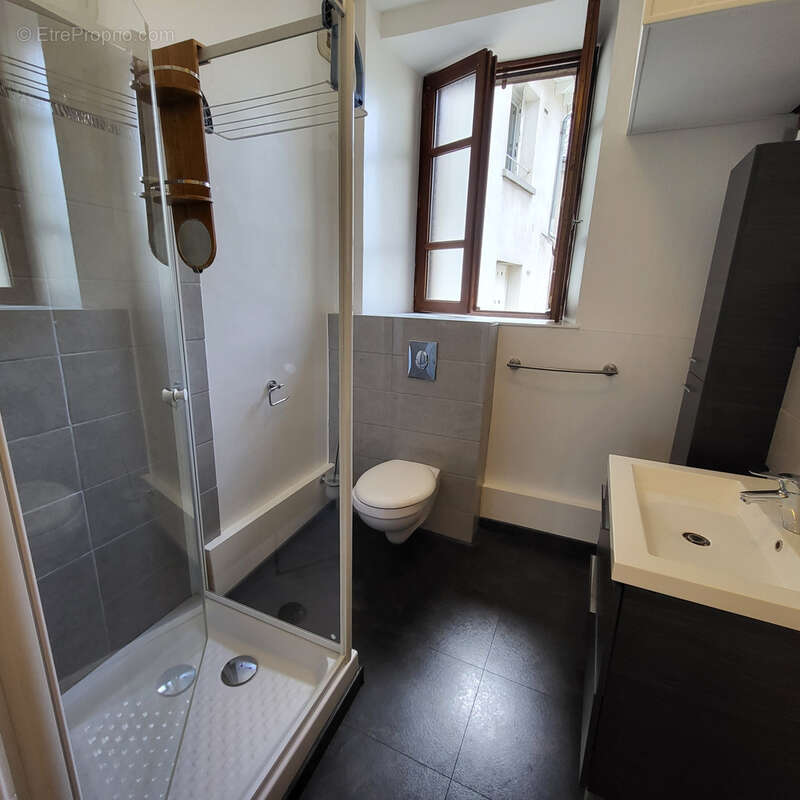 Appartement à RIOM-ES-MONTAGNES