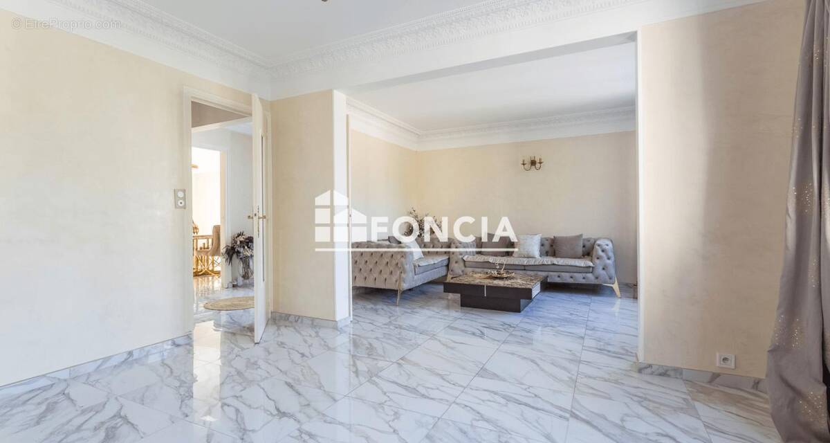 Maison à CHILLY-MAZARIN