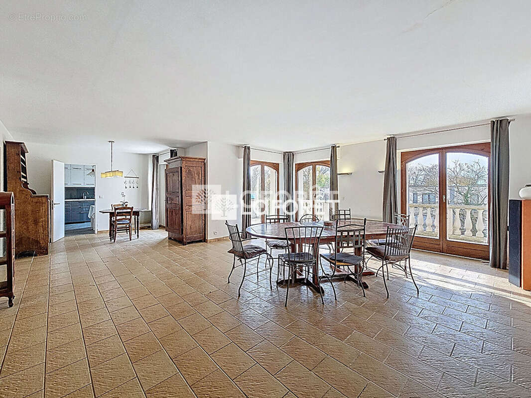 Maison à EVRY-GREGY-SUR-YERRE