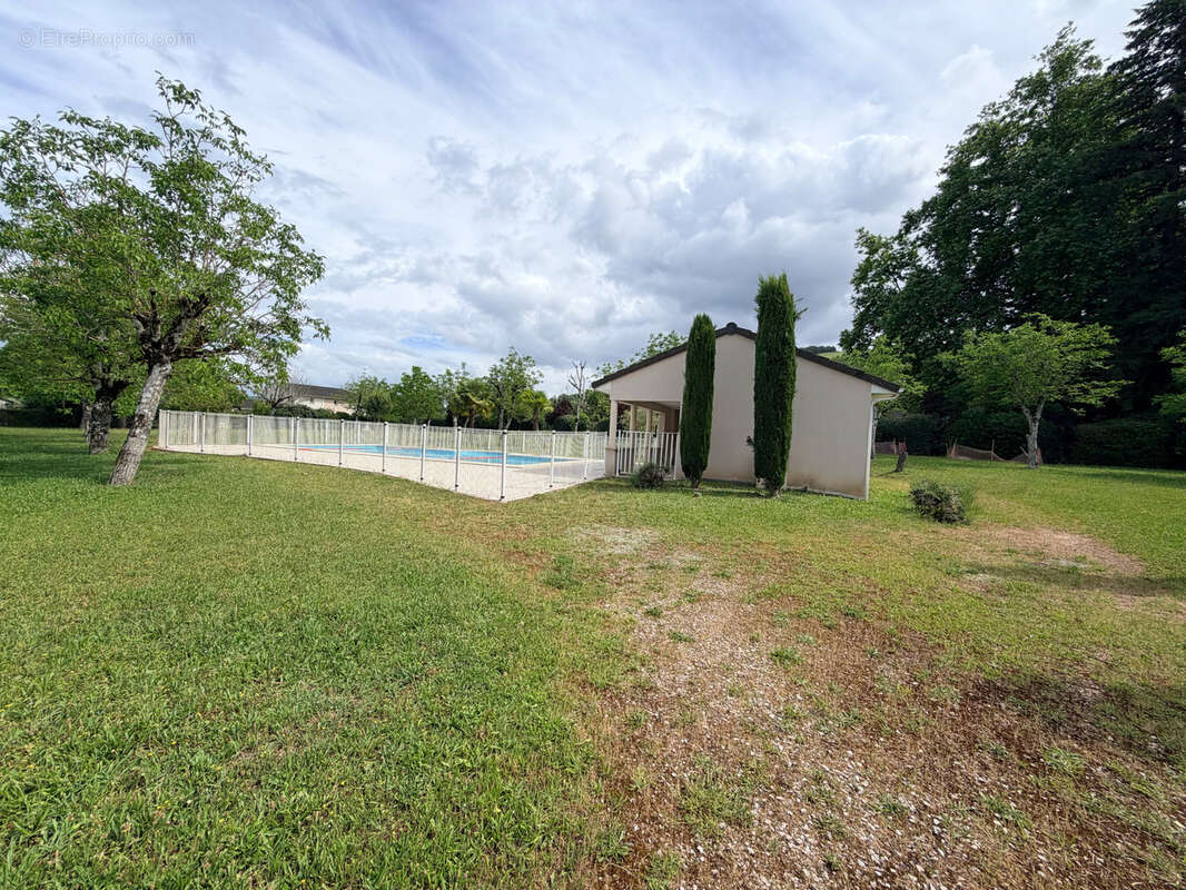 Appartement à PAZAYAC