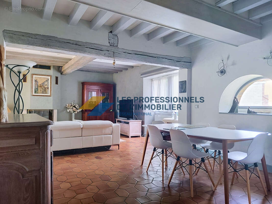 Maison à AMILLY