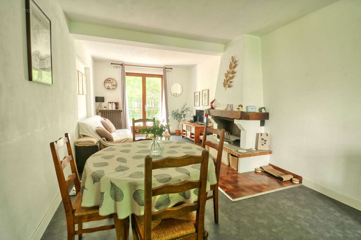 Maison Antony 10 pièce(s) - 5 chambres - 2 bureaux + dépendance - DPE C - photo 3