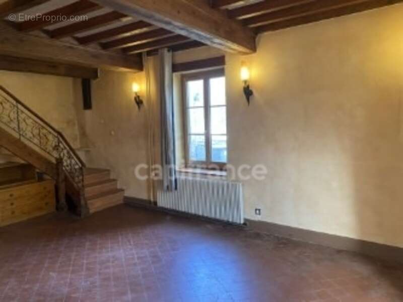 Maison à GREZIEU-LA-VARENNE