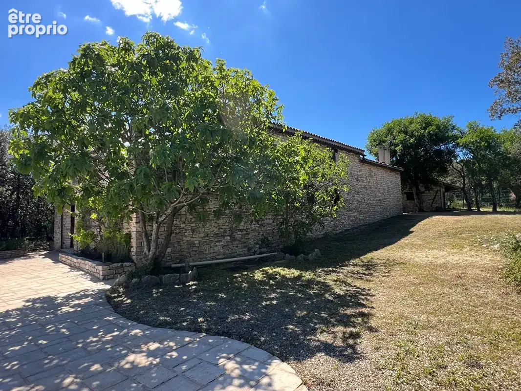 Maison à BARJAC