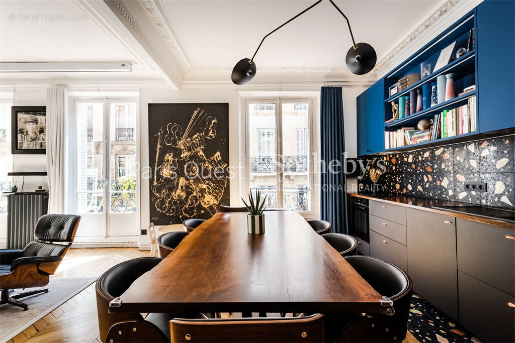 Appartement à PARIS-8E