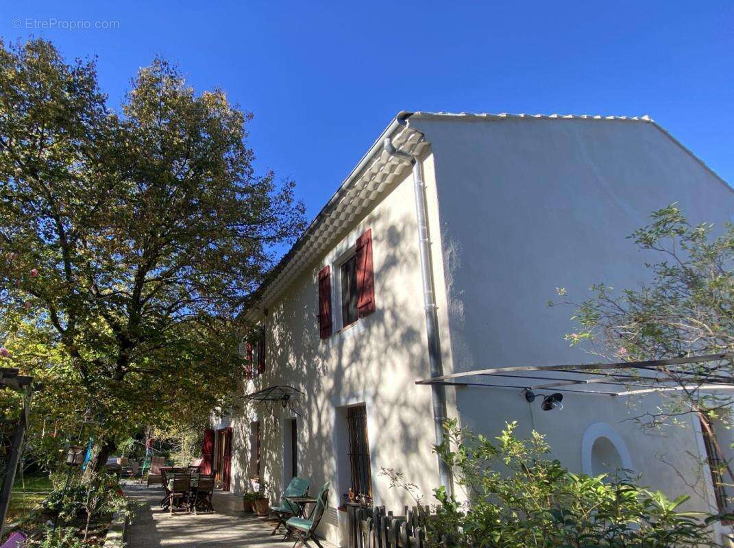Maison à LE PUY-SAINTE-REPARADE