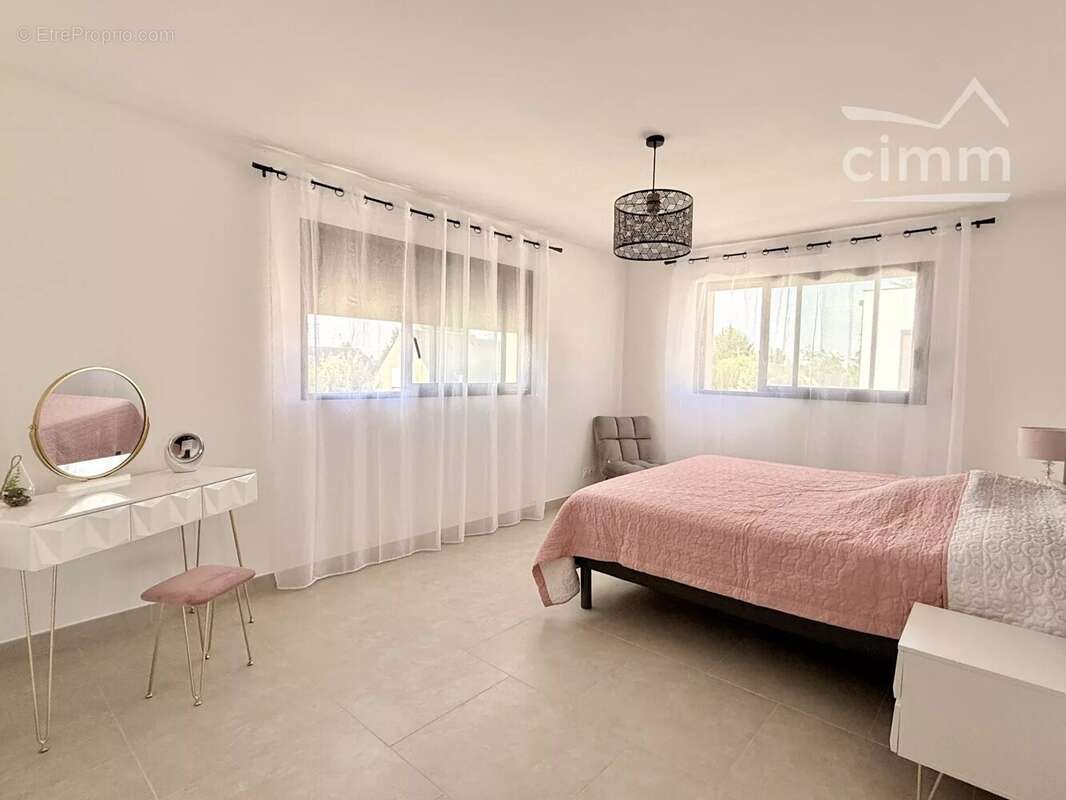 Maison contemporaine de 2022 avec piscine – Saint-Gervais-la-Forêt - photo 14