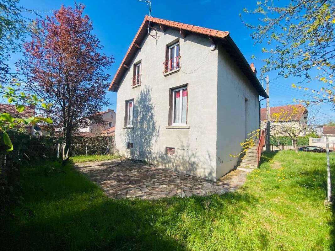Maison à MONTLUCON