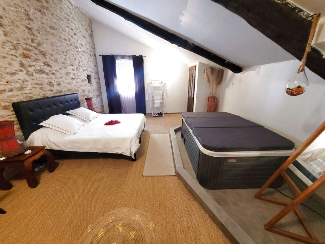 Maison à FAUGERES