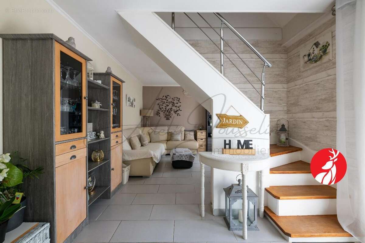 Maison à LA CHAPELLE-LA-REINE