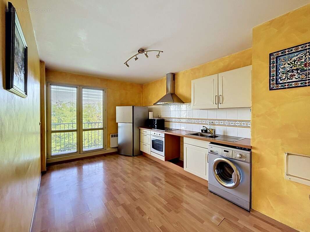 Appartement à LA CHAUSSEE-SAINT-VICTOR