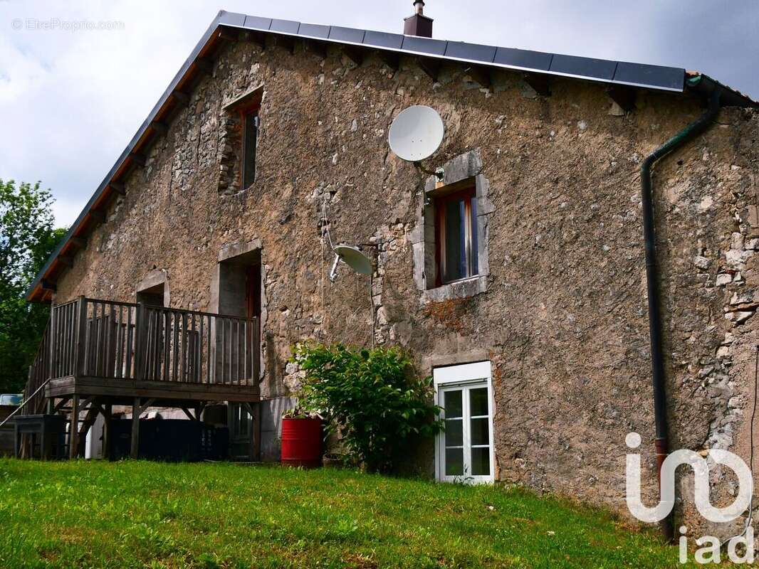 Maison 215 m² à Viry  - photo 3