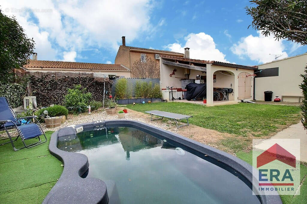 Maison à LE PONTET