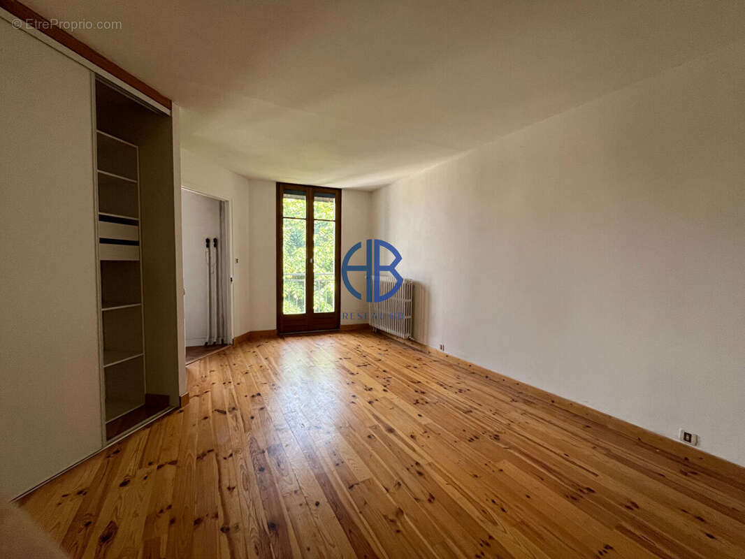 Appartement à RENAGE