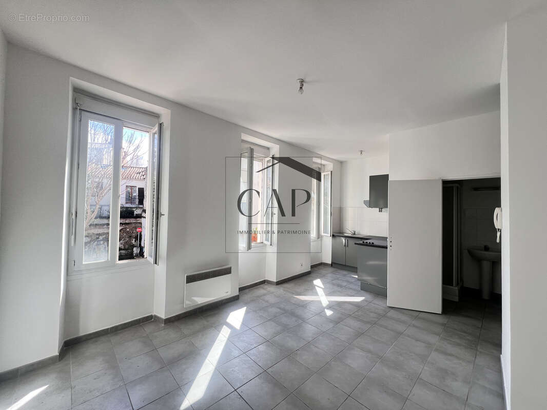 Appartement à MARSEILLE-3E