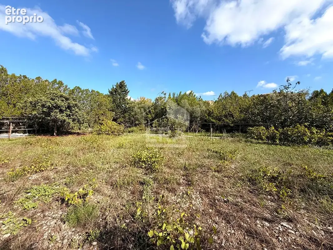 Terrain 455m² à lançon-provence - photo 3