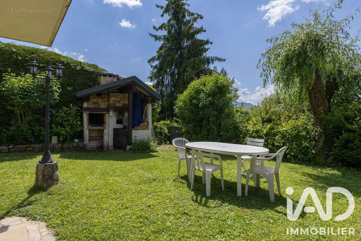 Maison 202 m² à Barby  - photo 2